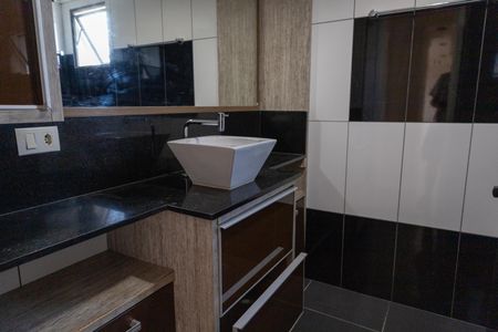 Apartamento à venda com 65m², 2 quartos e 1 vaga Apartamento à venda com 65m², 2 quartos e 1 vagaBanheiro