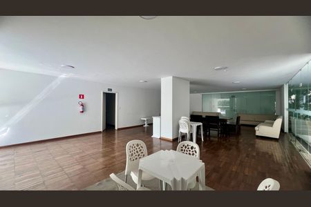 Apartamento à venda com 130m², 3 quartos e sem vaga Apartamento à venda com 130m², 3 quartos e sem vagaÁrea comum - Salão de festas