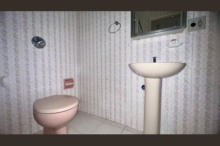 Apartamento à venda com 130m², 3 quartos e sem vaga Apartamento à venda com 130m², 3 quartos e sem vagaBanheiro