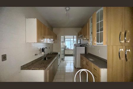 Apartamento à venda com 130m², 3 quartos e sem vaga Apartamento à venda com 130m², 3 quartos e sem vagaCozinha
