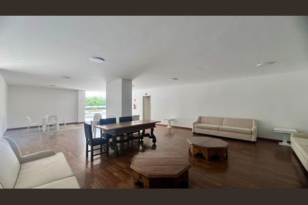 Apartamento à venda com 130m², 3 quartos e sem vaga Apartamento à venda com 130m², 3 quartos e sem vagaÁrea comum - Salão de festas