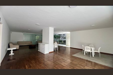 Apartamento à venda com 130m², 3 quartos e sem vaga Apartamento à venda com 130m², 3 quartos e sem vagaÁrea comum - Salão de festas