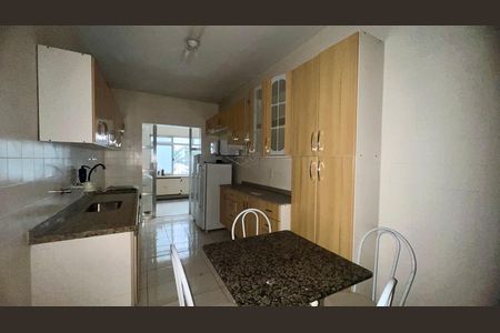 Apartamento à venda com 130m², 3 quartos e sem vaga Apartamento à venda com 130m², 3 quartos e sem vagaCozinha