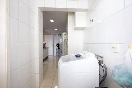 Apartamento à venda com 122m², 3 quartos e 2 vagas Apartamento à venda com 122m², 3 quartos e 2 vagasÁrea de Serviço