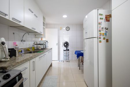 Apartamento à venda com 122m², 3 quartos e 2 vagas Apartamento à venda com 122m², 3 quartos e 2 vagasCozinha