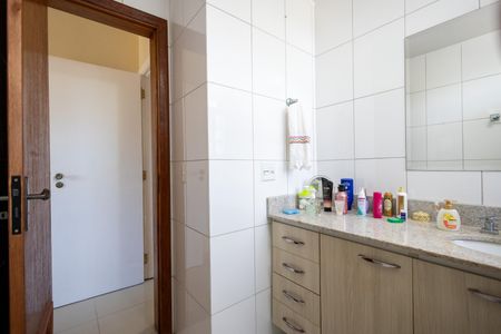 Apartamento à venda com 122m², 3 quartos e 2 vagas Apartamento à venda com 122m², 3 quartos e 2 vagasBanheiro Suite