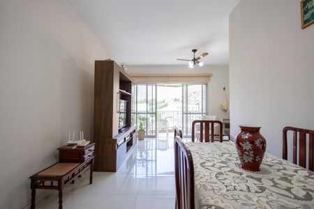 Apartamento à venda com 122m², 3 quartos e 2 vagas Apartamento à venda com 122m², 3 quartos e 2 vagasSala