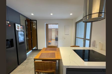 Apartamento à venda com 154m², 3 quartos e 2 vagasCozinha