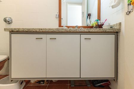 Apartamento à venda com 72m², 2 quartos e 1 vagaBanheiro Social