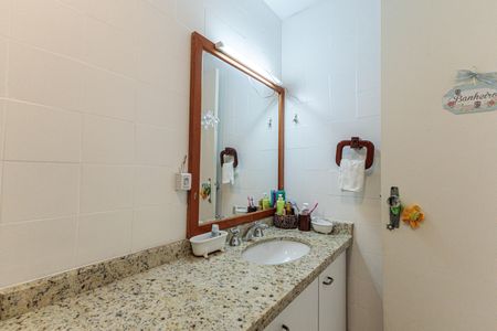 Apartamento à venda com 72m², 2 quartos e 1 vagaBanheiro Social
