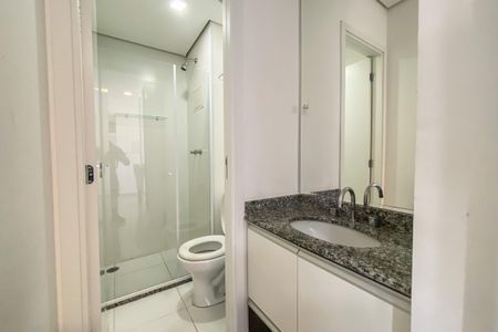 Studio para alugar com 37m², 1 quarto e 1 vaga Studio para alugar com 37m², 1 quarto e 1 vagaBanheiro