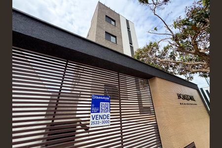 Apartamento à venda com 144m², 3 quartos e 2 vagas Apartamento à venda com 144m², 3 quartos e 2 vagasFachada e Placa