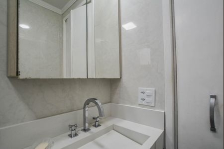 Apartamento à venda com 137m², 3 quartos e 3 vagasBanheiro da Suíte 1