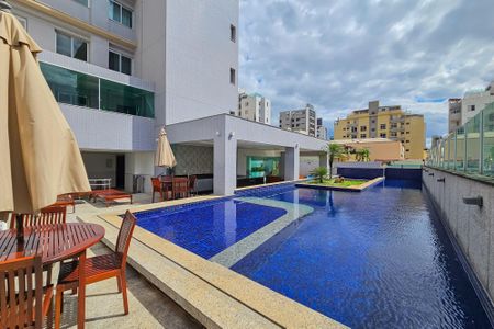Apartamento à venda com 162m², 4 quartos e 6 vagasÁrea comum - Piscina