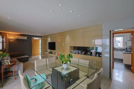 Apartamento à venda com 162m², 4 quartos e 6 vagasSala