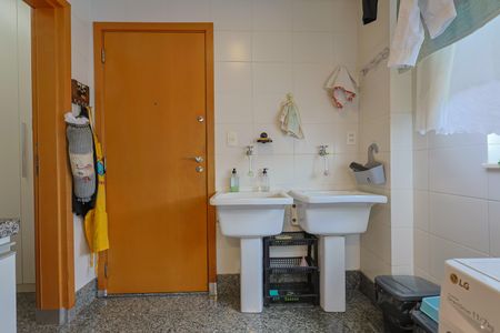 Apartamento à venda com 162m², 4 quartos e 6 vagasÁrea de Serviço