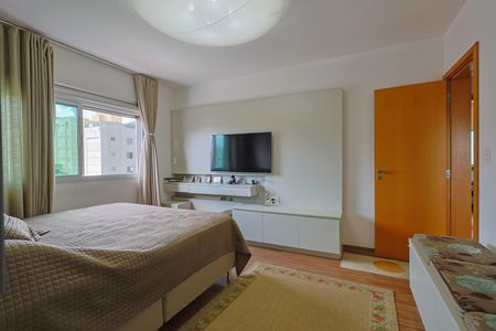 Apartamento à venda com 162m², 4 quartos e 6 vagasSuíte 1