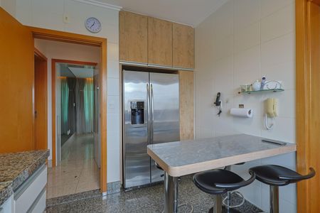 Apartamento à venda com 162m², 4 quartos e 6 vagasCozinha