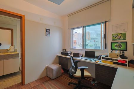 Apartamento à venda com 162m², 4 quartos e 6 vagas Quarto 1