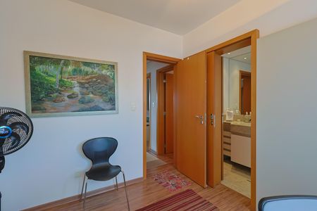 Apartamento à venda com 162m², 4 quartos e 6 vagas Quarto 1