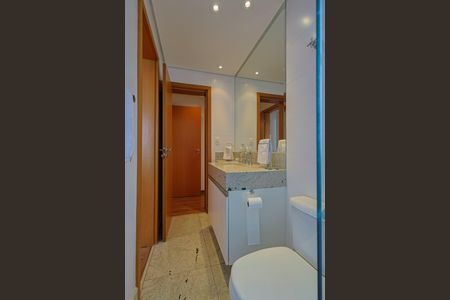 Apartamento à venda com 162m², 4 quartos e 6 vagasBanheiro dos Quartos 1 e 2