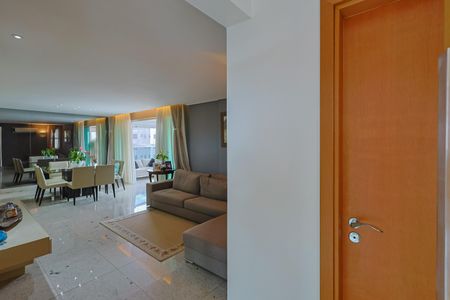 Apartamento à venda com 162m², 4 quartos e 6 vagasSala