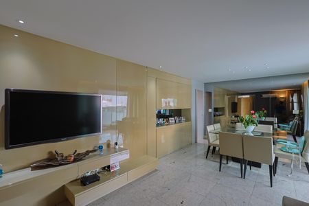 Apartamento à venda com 162m², 4 quartos e 6 vagasSala