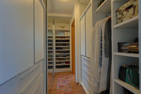 Apartamento à venda com 162m², 4 quartos e 6 vagasCloset da suíte 1