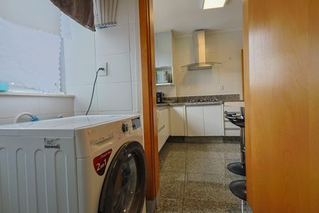 Apartamento à venda com 162m², 4 quartos e 6 vagasÁrea de Serviço