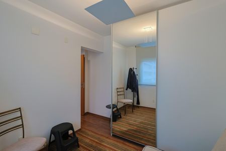 Apartamento à venda com 162m², 4 quartos e 6 vagasQuarto 2