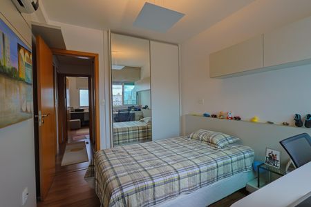 Apartamento à venda com 162m², 4 quartos e 6 vagas  Suíte 2