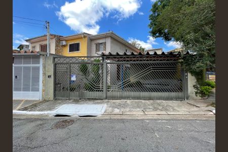Casa à venda com 100m², 3 quartos e 2 vagasFachada