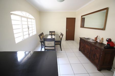 Casa à venda com 180m², 3 quartos e 2 vagasSala de Jantar