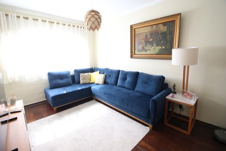 Casa à venda com 180m², 3 quartos e 2 vagasSala