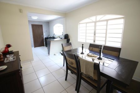 Casa à venda com 180m², 3 quartos e 2 vagasSala de Jantar