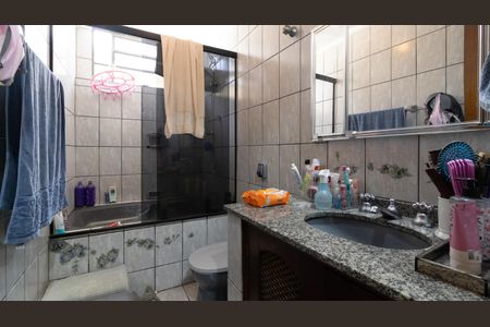 Casa à venda com 252m², 3 quartos e 2 vagasBanheiro da Suíte
