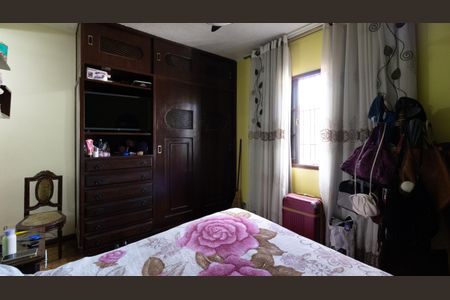 Casa à venda com 252m², 3 quartos e 2 vagasSuíte