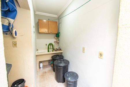 Casa à venda com 112m², 3 quartos e 1 vagaÁrea de serviço