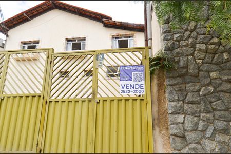 Casa à venda com 120m², 2 quartos e 1 vagaPlaquinha instalada