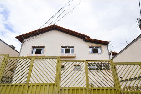 Casa à venda com 120m², 2 quartos e 1 vagaFachada