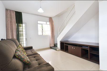 Casa à venda com 120m², 2 quartos e 1 vagaSala de estar