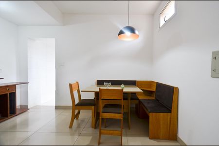 Casa à venda com 120m², 2 quartos e 1 vagaSala de estar