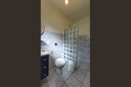 Casa à venda com 280m², 3 quartos e 6 vagasBanheiro da Edicula