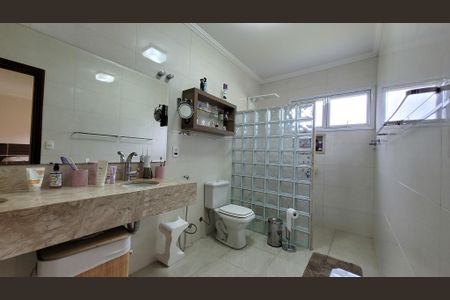 Casa à venda com 280m², 3 quartos e 6 vagasBanheiro da Suíte Master