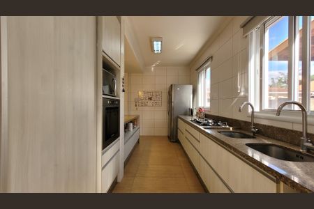 Casa à venda com 280m², 3 quartos e 6 vagasCozinha