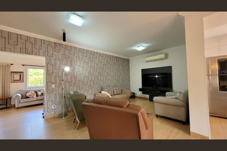 Casa à venda com 280m², 3 quartos e 6 vagasSala