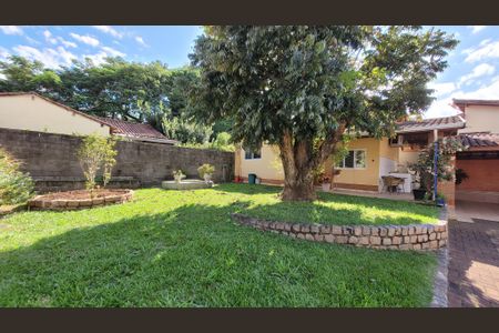 Casa à venda com 280m², 3 quartos e 6 vagasJardim