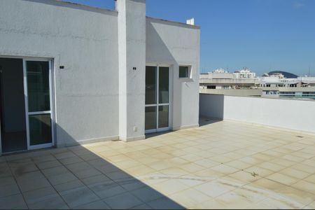 Apartamento à venda com 187m², 4 quartos e 2 vagas Apartamento à venda com 187m², 4 quartos e 2 vagasTerraço