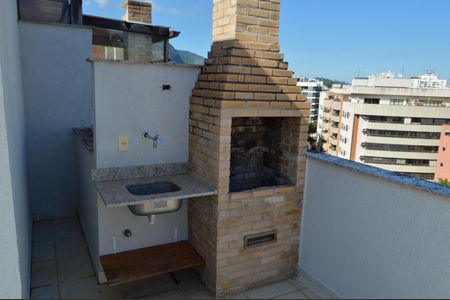 Apartamento à venda com 187m², 4 quartos e 2 vagas Apartamento à venda com 187m², 4 quartos e 2 vagasTerraço