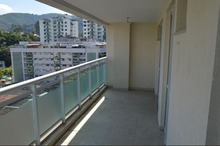 Apartamento à venda com 187m², 4 quartos e 2 vagas Apartamento à venda com 187m², 4 quartos e 2 vagasVaranda